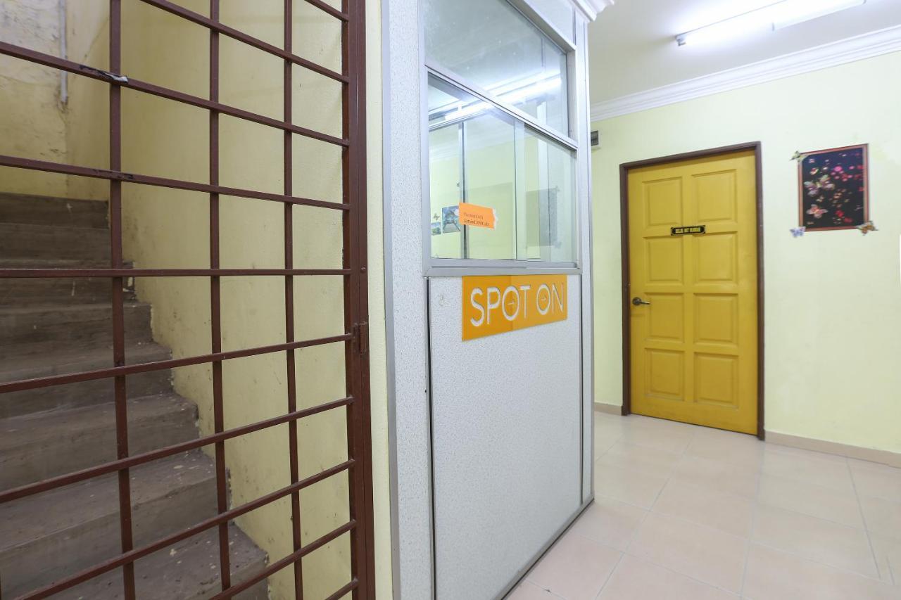 Spot On 89857 Azra Inn Kota Bharu Exterior foto